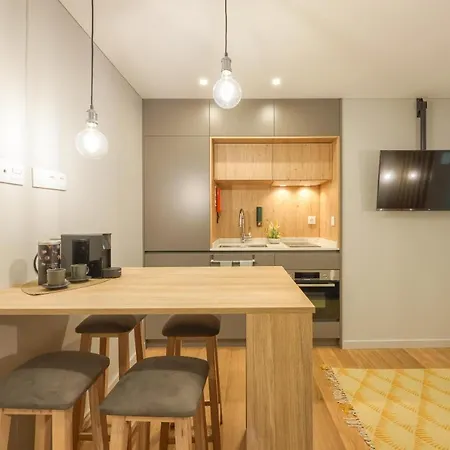 Signature Flat Incl Parking By Sweet * アヴェイロ