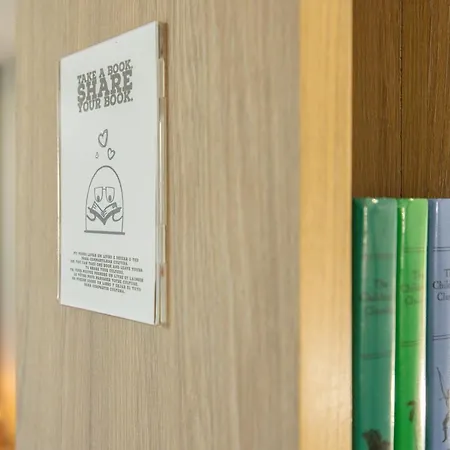 公寓 Signature Flat Incl Parking By Sweet 阿威罗