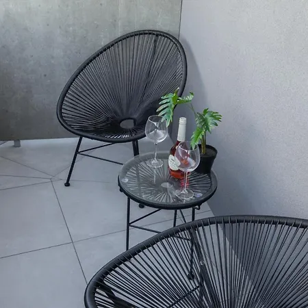 Signature Flat Incl Parking By Sweet Apartment *