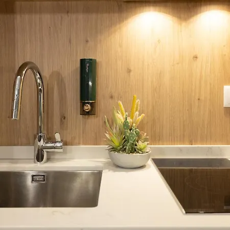 Signature Flat Incl Parking By Sweet * アヴェイロ