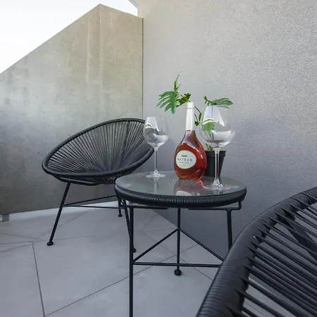Signature Flat By Sweet *