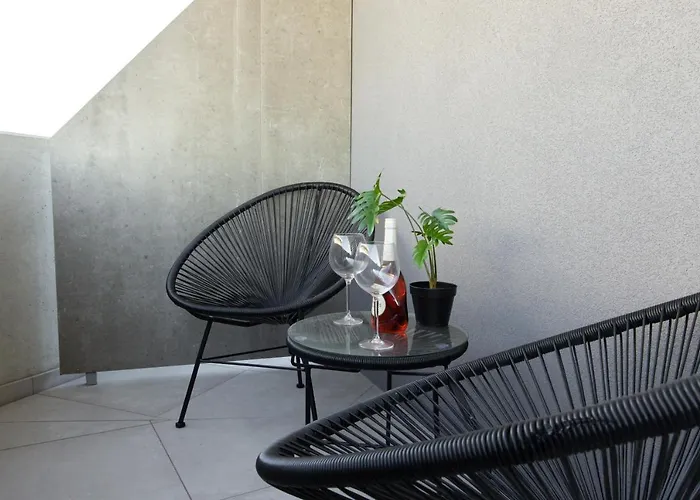 Signature Flat Incl Parking By Sweet شقة *