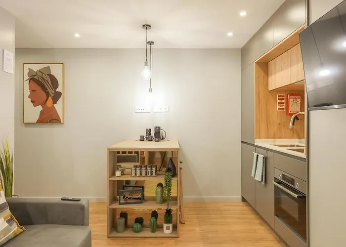 Signature Flat Incl Parking By Sweet شقة أفيرو