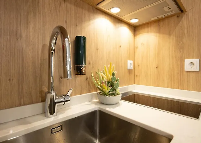 Signature Flat Incl Parking By Sweet شقة *