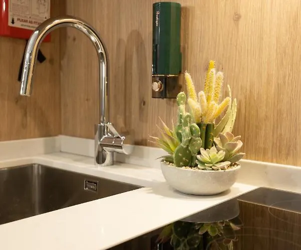 Signature Flat Incl Parking By Sweet شقة أفيرو