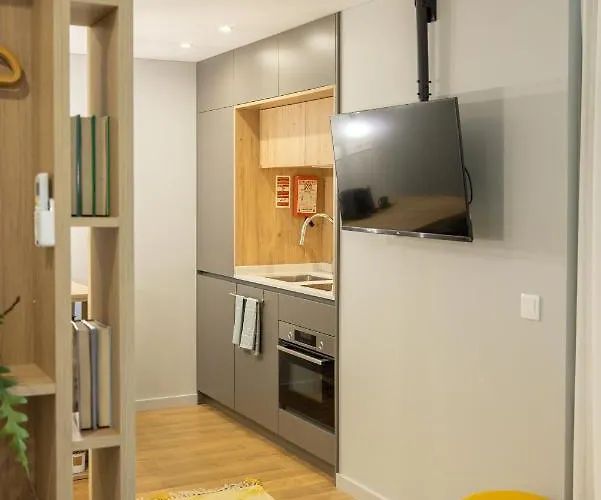 Signature Flat Incl Parking By Sweet شقة أفيرو