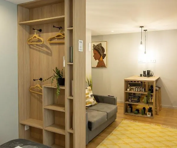 شقة Signature Flat Incl Parking By Sweet أفيرو