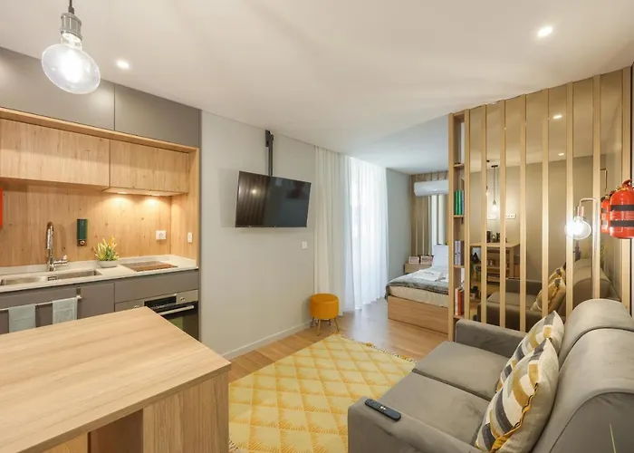 Signature Flat Incl Parking By Sweet شقة